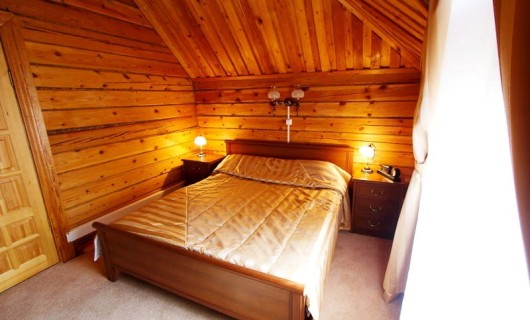 Одна комната двухкомнатного номера на 1 этаже (№7